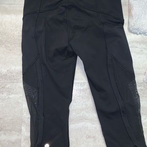 Lululemon black capris